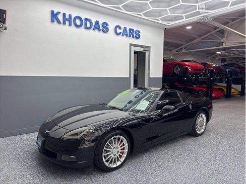 Used 2013 Chevrolet Corvette Coupe w/ 3LT Preferred Equipment Group RWD image 2