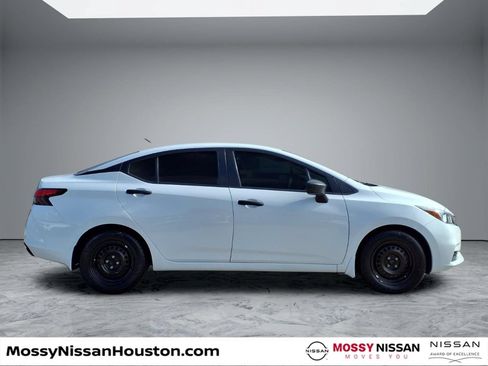 Used 2021 Nissan Versa S FWD image 8