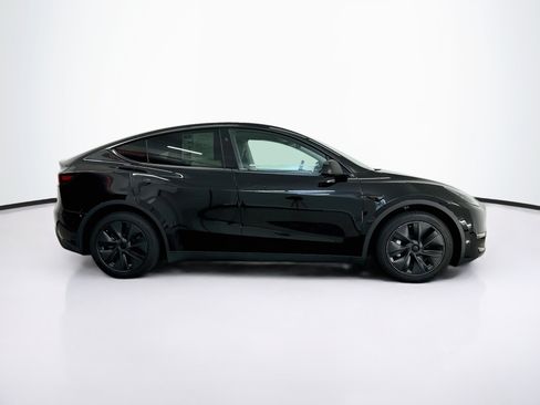 Used 2024 Tesla Model Y Long Range AWD/4WD image 10