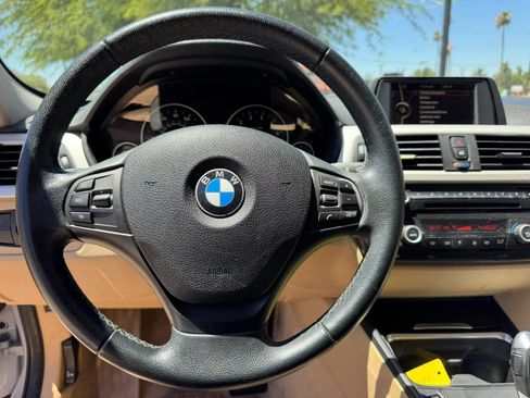 Used 2014 BMW 320i xDrive Sedan AWD/4WD image 19