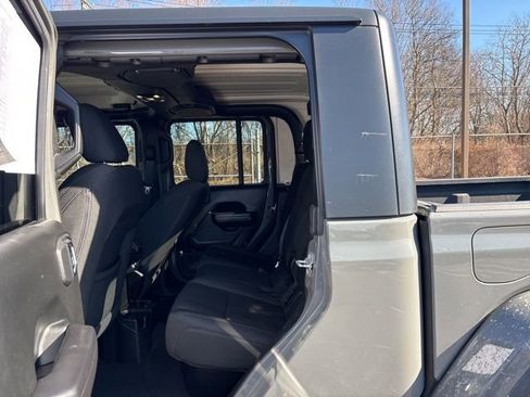 Used 2021 Jeep Gladiator Sport image 21