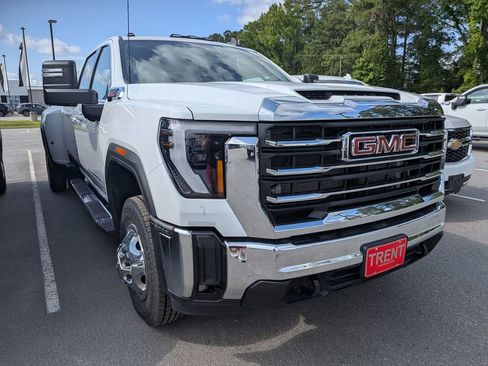Certified 2025 GMC Sierra 3500 SLE w/ SLE Value Package AWD/4WD image 13