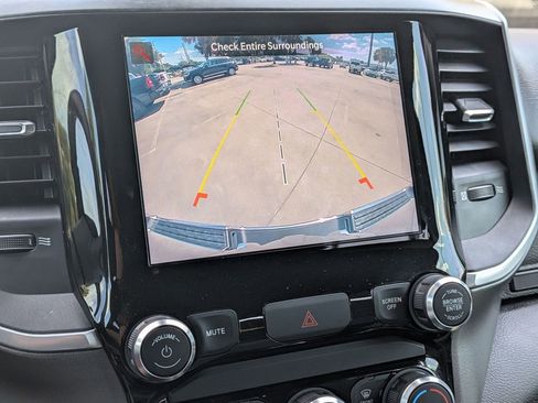 Used 2022 RAM 1500 Big Horn AWD/4WD image 17