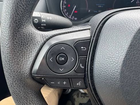 Used 2024 Toyota RAV4 XLE FWD image 20