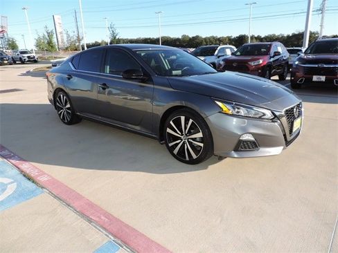 Used 2022 Nissan Altima 2.5 SR image 3