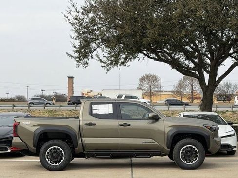 New 2026 Toyota Tacoma TRD Off-Road image 3