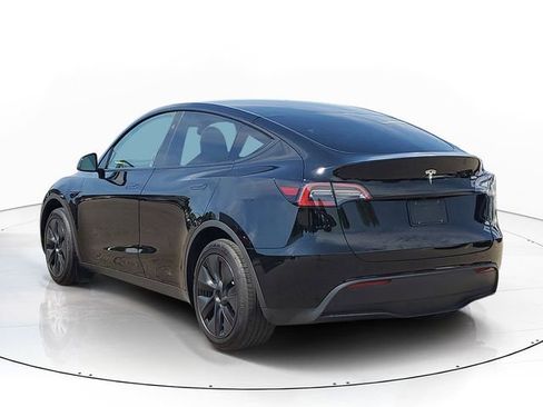 Used 2024 Tesla Model Y Long Range RWD image 3