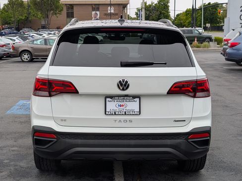 Used 2024 Volkswagen Taos SE AWD/4WD image 4