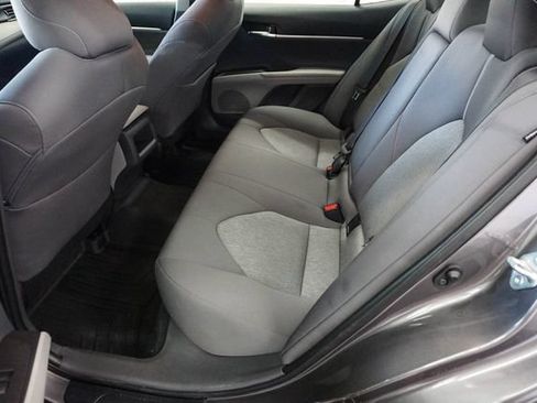 Used 2022 Toyota Camry LE FWD image 9