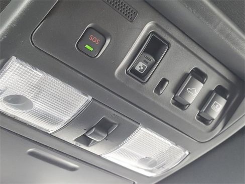 Used 2024 Nissan Titan PRO-4X w/ Pro-4x Convenience Package image 37