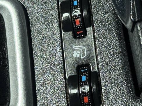 Used 2017 Toyota Highlander Limited Platinum AWD/4WD image 14