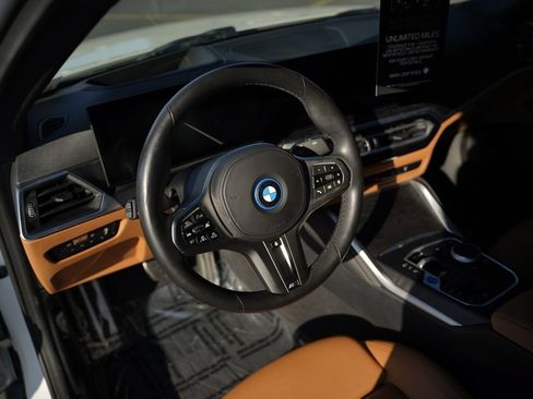 Used 2023 BMW i4 eDrive40 w/ M Sport Package RWD image 9