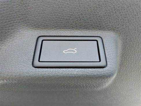 New 2025 Volkswagen ID. Buzz 1st Edition image 10