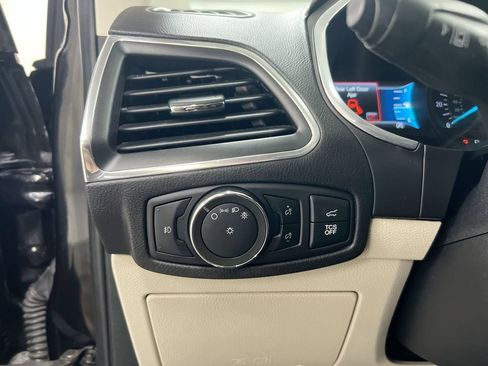 Used 2020 Ford Edge Titanium w/ Cargo Accessory Package FWD image 18