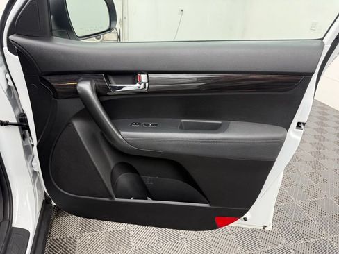 Used 2012 Kia Sorento EX AWD/4WD image 29