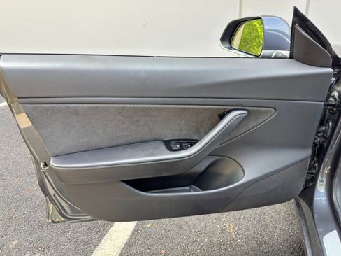 Used 2018 Tesla Model 3 Long Range RWD image 42