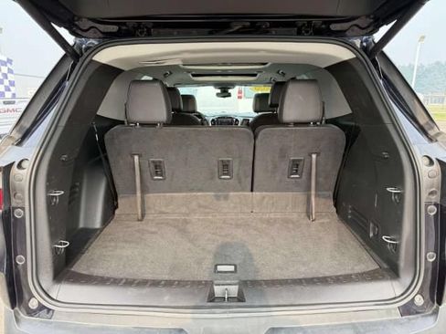 Used 2020 Chevrolet Traverse LT w/ LT Premium Package AWD/4WD image 9