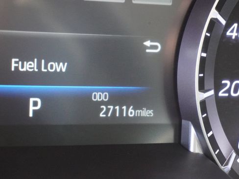 Used 2023 Toyota Highlander XLE FWD image 9