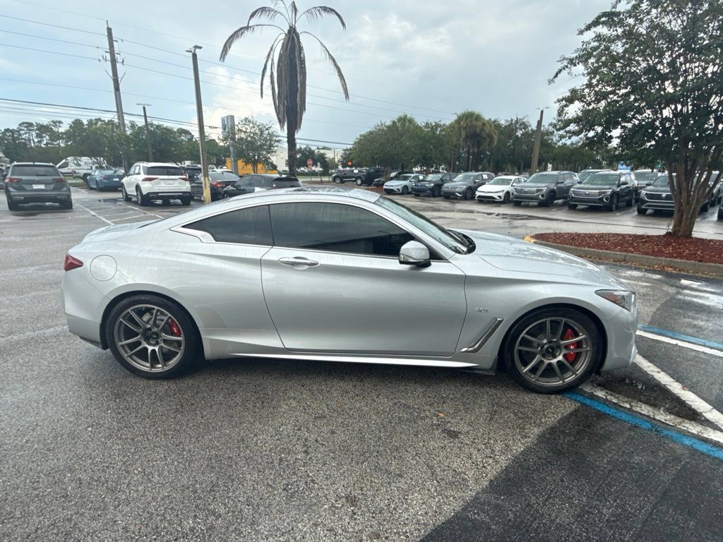 Used 2019 INFINITI Q60 3.0t Luxe w/ Cargo Package RWD image 7
