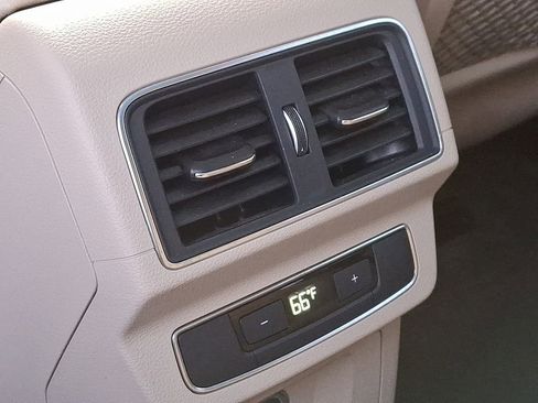 Used 2019 Audi Q5 2.0T Premium w/ Convenience Package image 11