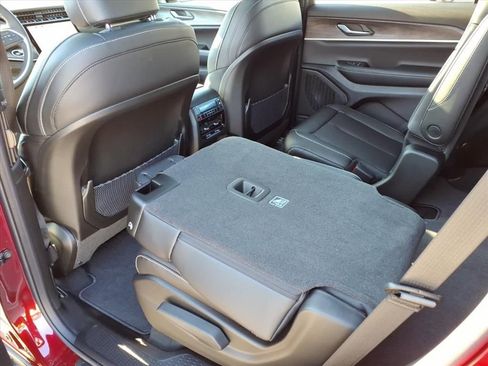 New 2025 Jeep Grand Cherokee L Limited image 34