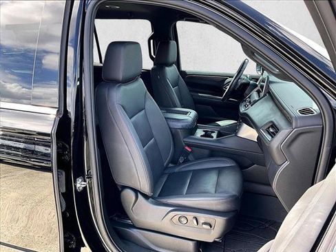 Used 2022 Chevrolet Tahoe LT w/ Luxury Package RWD image 9