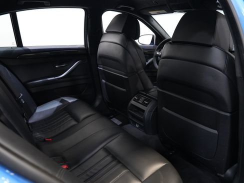 Used 2013 BMW M5 image 40