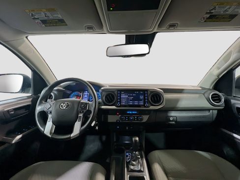 Used 2022 Toyota Tacoma SR5 RWD image 15