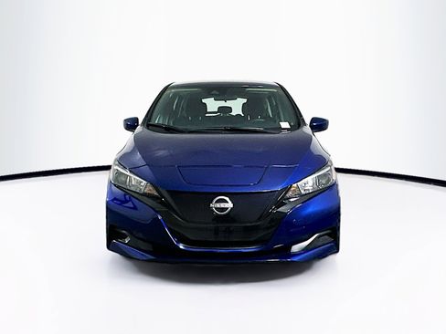 Used 2025 Nissan Leaf S image 2