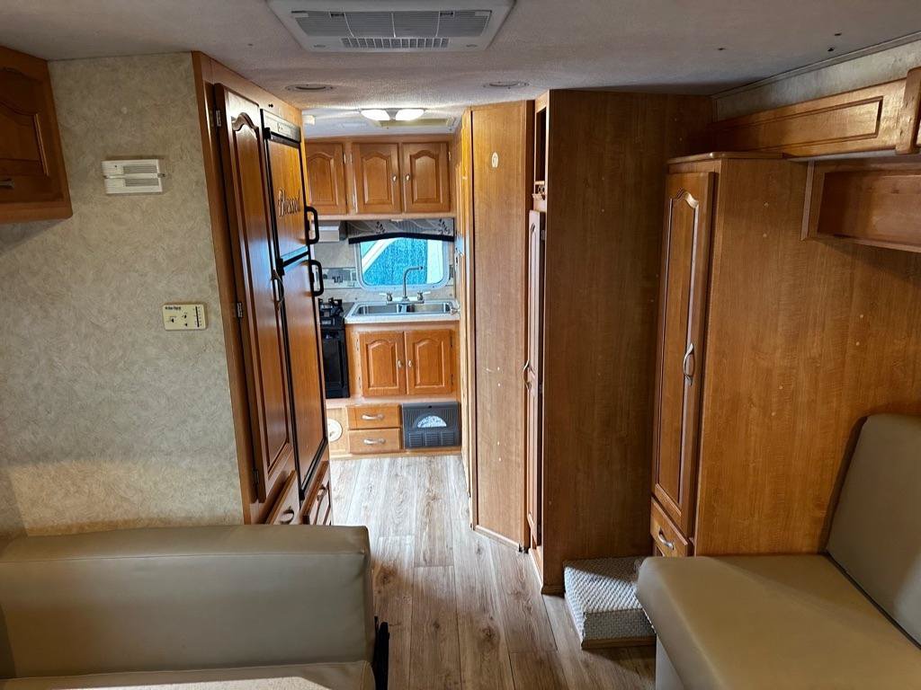 Used 2006 Ford E-450 and Econoline 450 RWD image 14