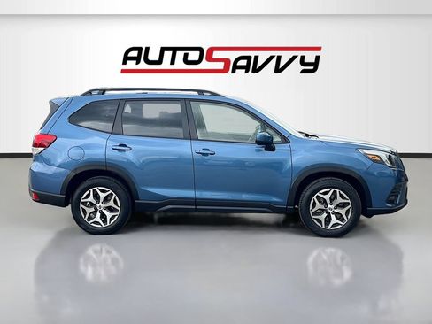 Used 2022 Subaru Forester Premium AWD/4WD image 8