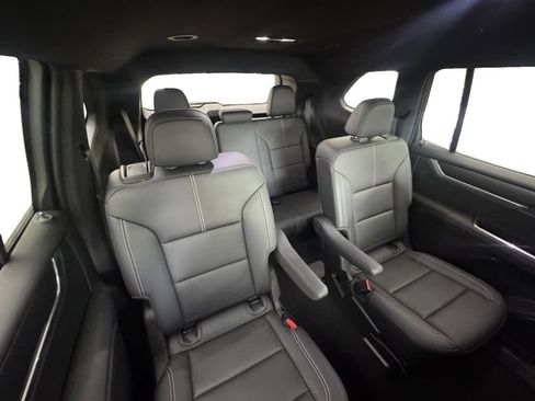 Certified 2026 GMC Acadia Elevation w/ Elevation Premium Package FWD image 16