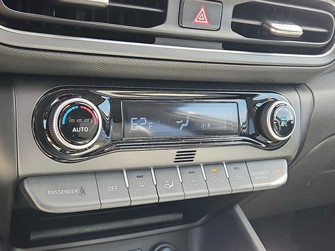 Used 2022 Hyundai Kona Limited image 16