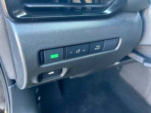 Used 2022 Nissan Sentra SV FWD image 43