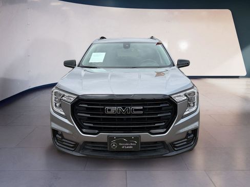 Used 2024 GMC Terrain SLT w/ Elevation Edition AWD/4WD image 8