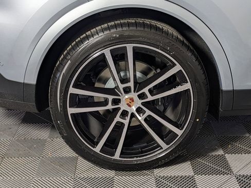 New 2026 Porsche Cayenne image 13
