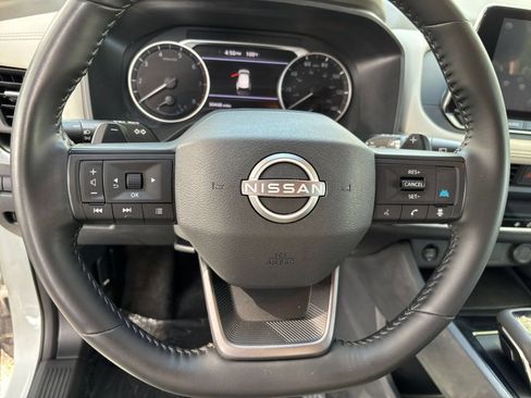 Used 2025 Nissan Rogue SV AWD/4WD image 29
