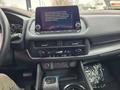 Used 2023 Nissan Rogue SV image 36