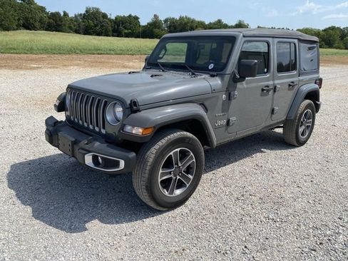 Used 2023 Jeep Wrangler Unlimited Sahara w/ Cold Weather Group AWD/4WD image 9