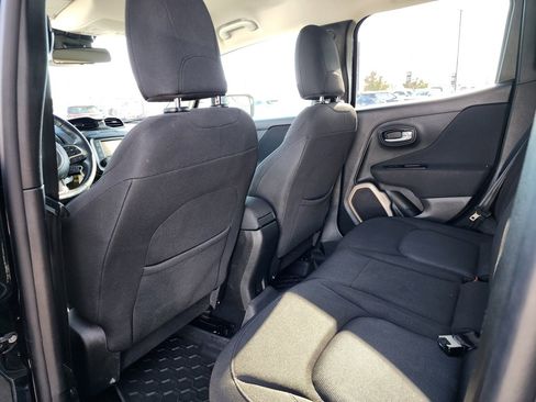 Used 2016 Jeep Renegade Latitude image 11