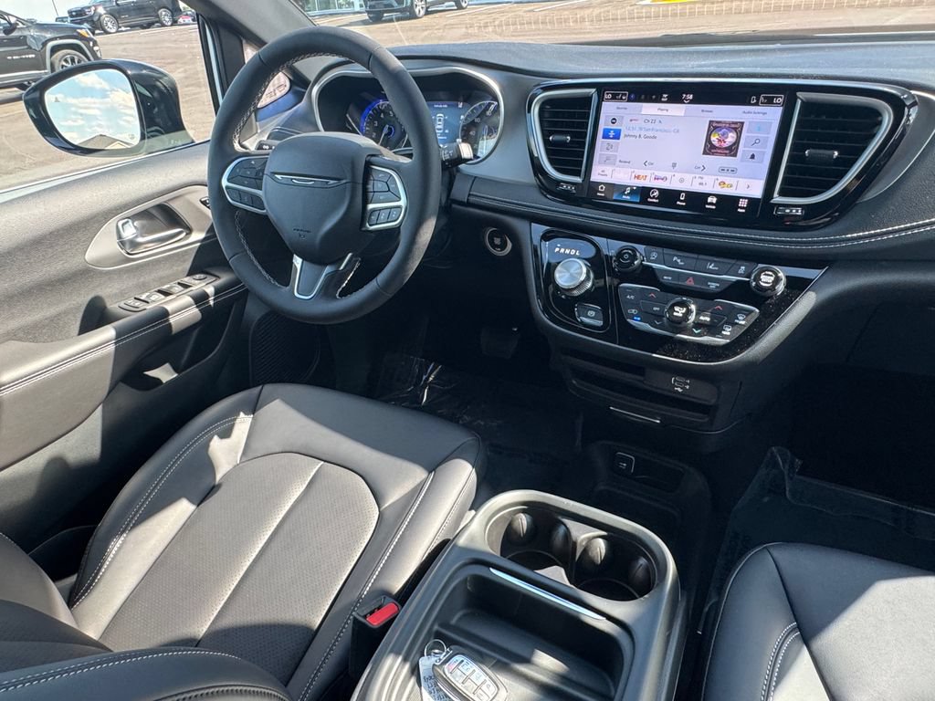 New 2027 Chrysler Pacifica Select FWD image 21