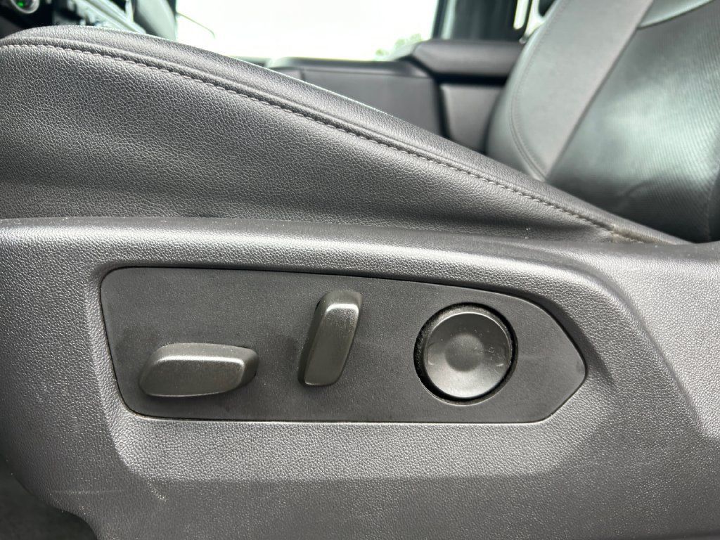 Used 2025 GMC Sierra 1500 SLT AWD/4WD image 18
