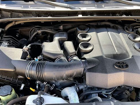 Used 2016 Toyota 4Runner SR5 RWD image 33