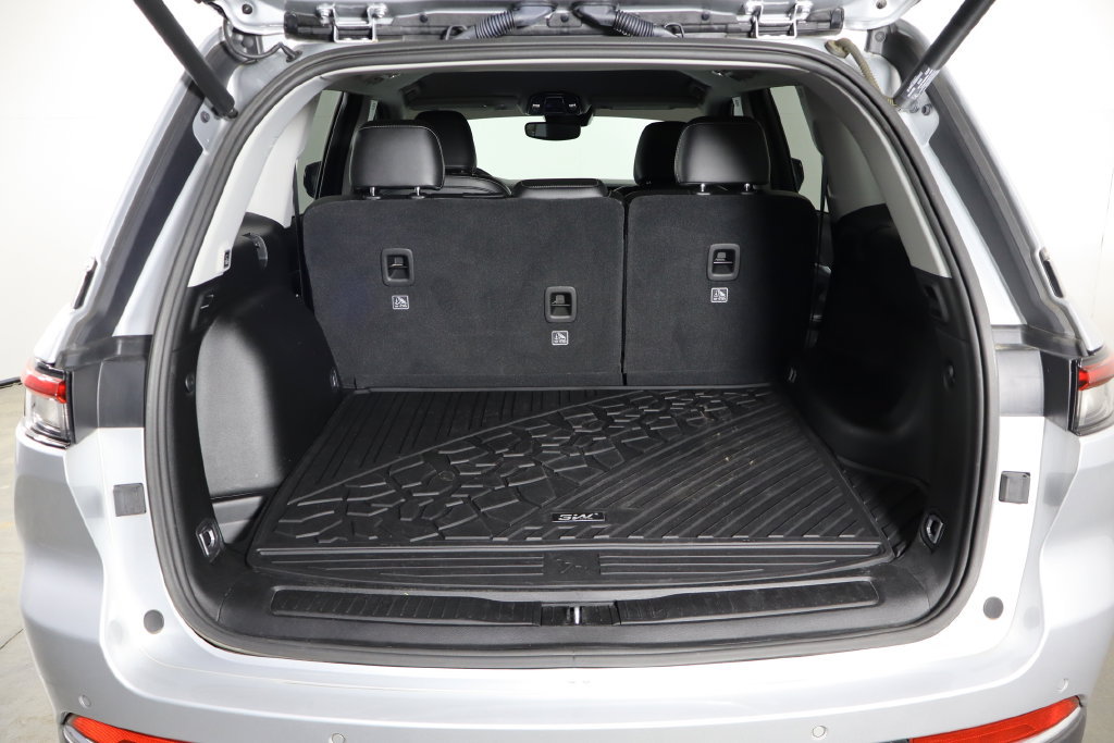 Used 2024 Jeep Grand Cherokee Limited AWD/4WD image 17
