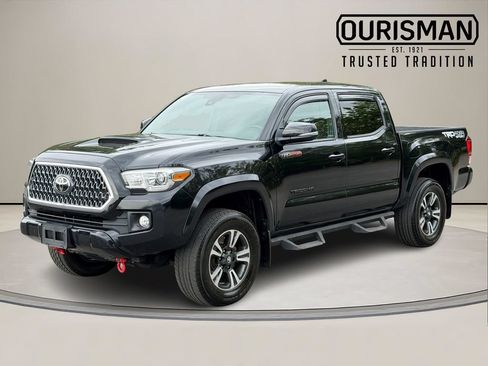 Used 2019 Toyota Tacoma TRD Sport w/ Technology Package AWD/4WD image 2