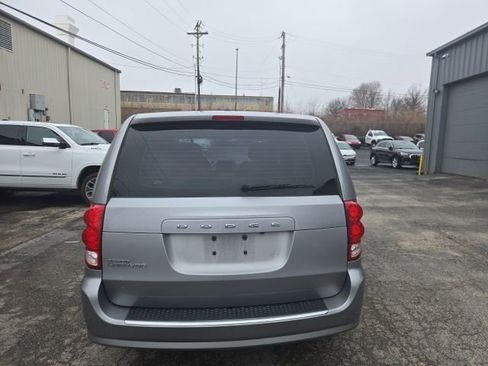 Used 2015 Dodge Grand Caravan American Value Package w/ UConnect Hands-Free Group image 5