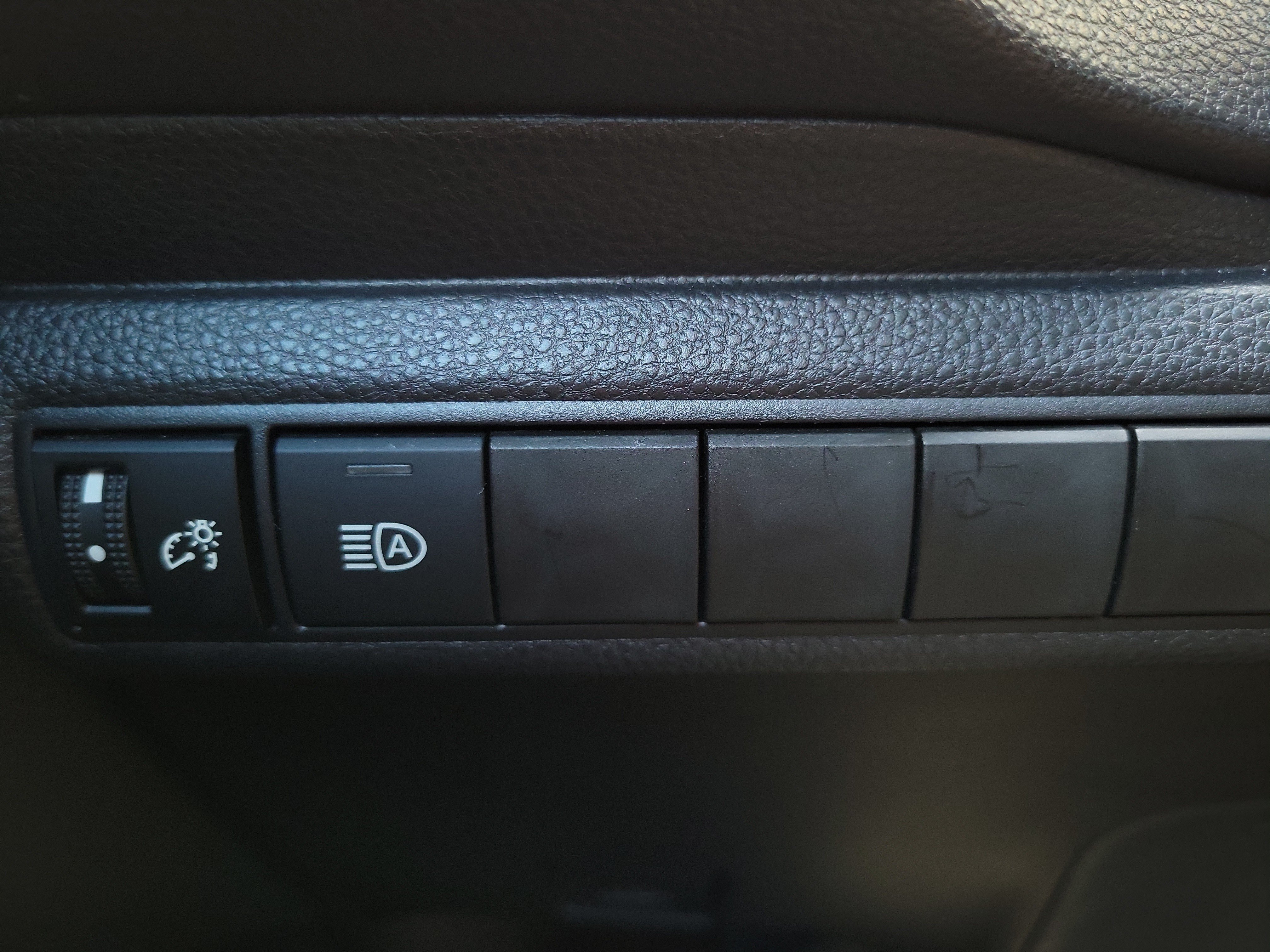 Certified 2025 Toyota Corolla LE FWD image 29