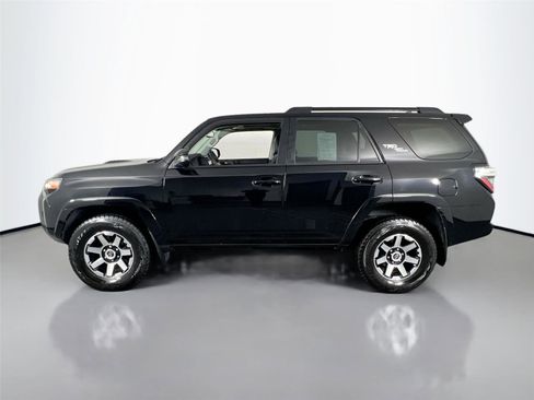 Used 2022 Toyota 4Runner TRD Off-Road Premium image 3