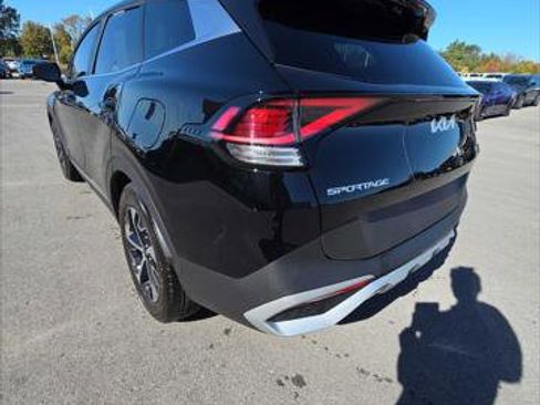 Used 2025 Kia Sportage EX image 7