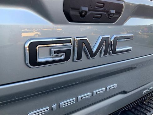 Used 2025 GMC Sierra 2500 SLT w/ SLT Convenience Package image 29